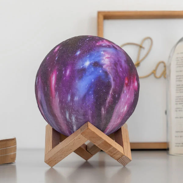 Lampe LED rechargeable galaxie lumineuse avec relief 3D et support en bois - Livraison Offerte