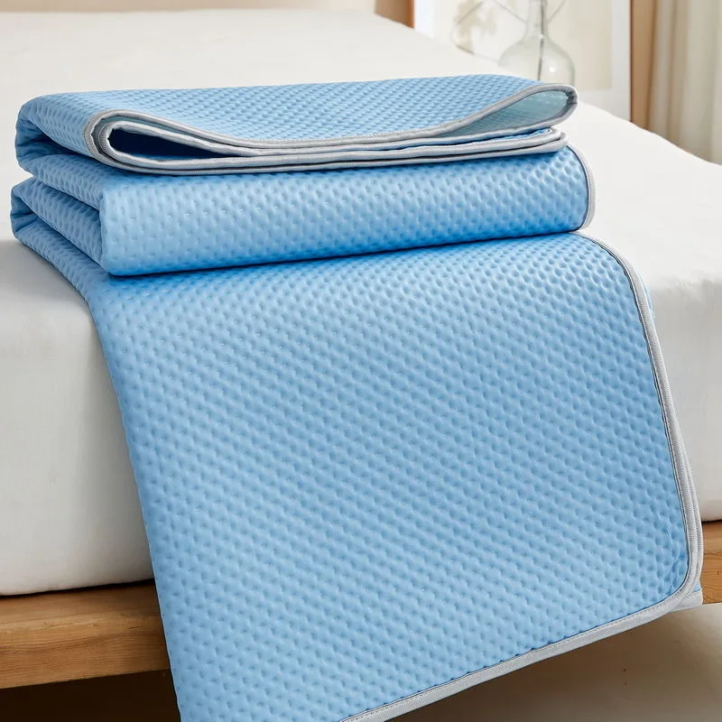Matelas Rafraîchissant en Soie Glacée – Tapis de Lit Respirant, Lavable et Doux pour la Peau