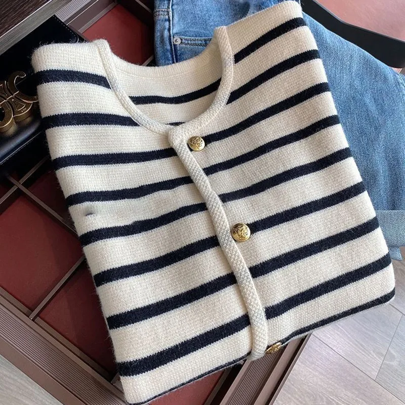Cardigan en maille à rayures pour femme