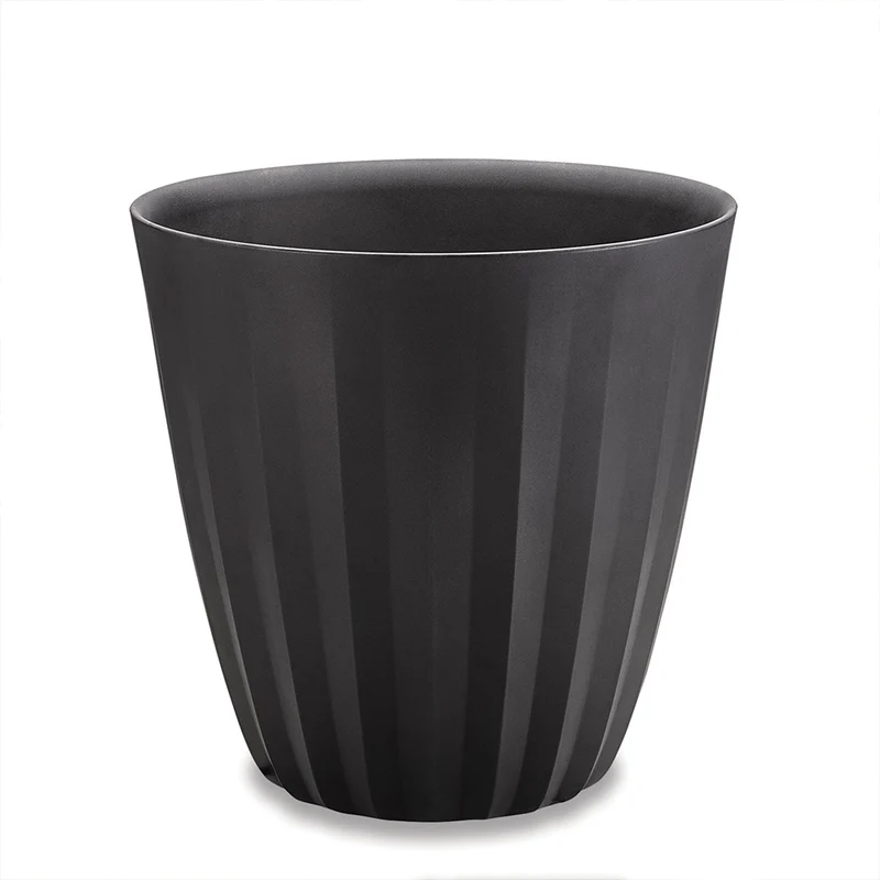 Crescent Garden Pleat Modern Planter in Caviar Black