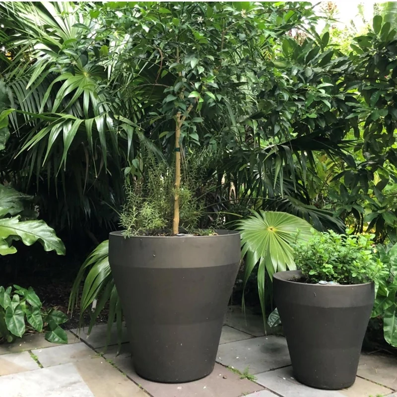 Crescent Garden Self-Watering Rim Planter