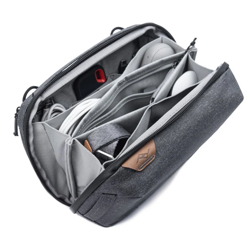 Pochette Tech Pouch (Gris Charbon)