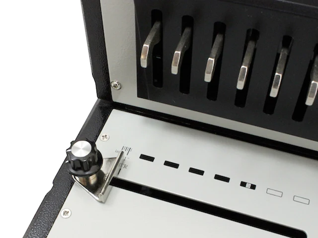 Akiles AlphaBind-CM Manual Comb Binding System