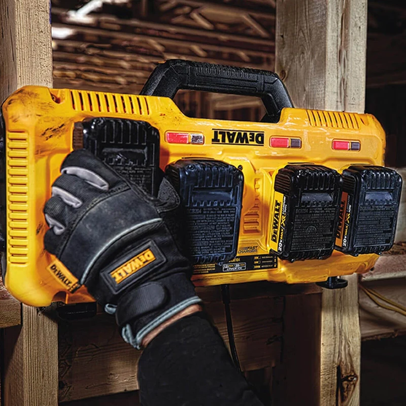 Chargeur rapide DeWalt DCB104 18 V Li-ion XR 4 ports